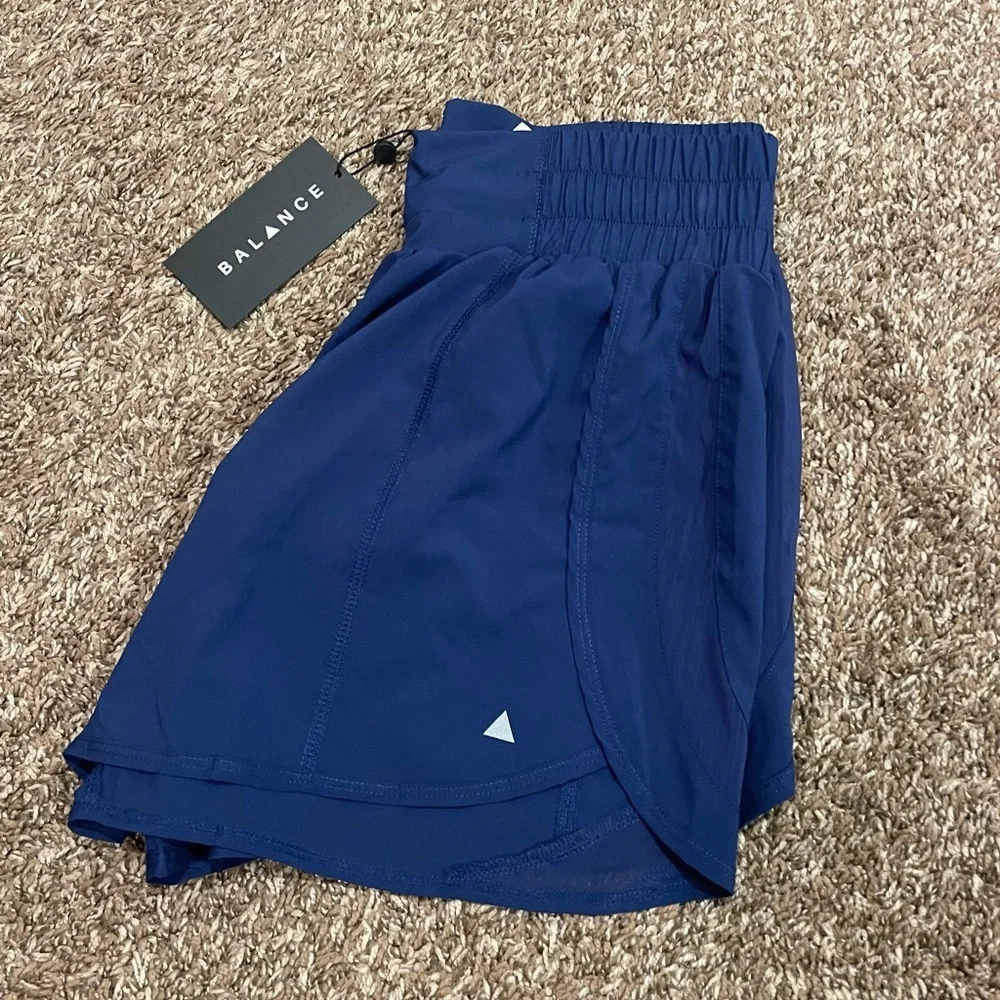 Balance athletica breeze shorts women’s size small brand new with tags. - Picture 2 of 2